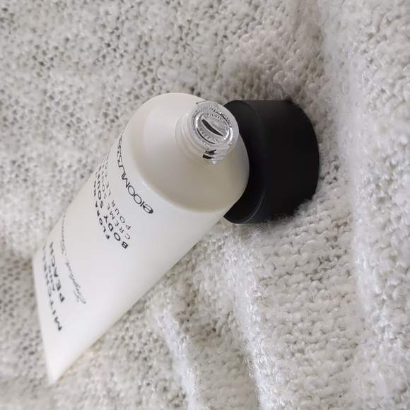 Mitchell and Peach Flora No.1 Body Souffle, 100ml/3.38fl oz - Picture 2 of 8